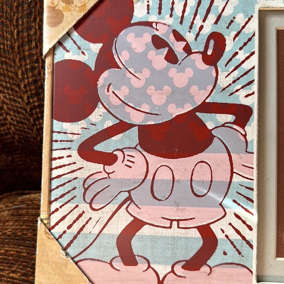 NWT DISNEY MICKEY MOUSE PICTURE FRAME fits 4”x6” with mat for 5”x7” photo - Picture 2 of 5